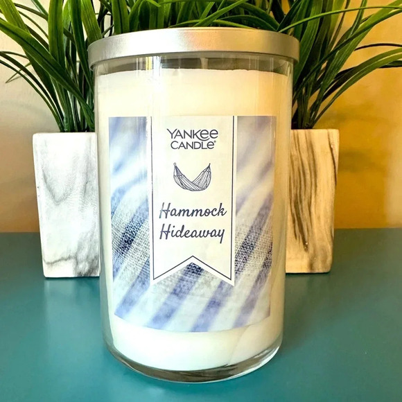 Yankee Candle Large 2-wick Tumbler Hammock Hideaway - Picture 1 of 4